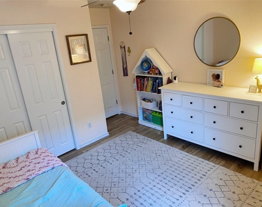 1607 Melissa Oaks Ln - Photo Thumbnail 17