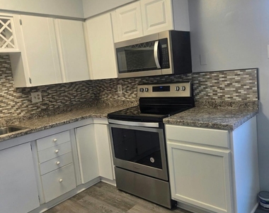 6711 Park Heights Avenue - Photo Thumbnail 10