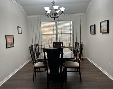 9600 Castle Pines Dr - Photo Thumbnail 3