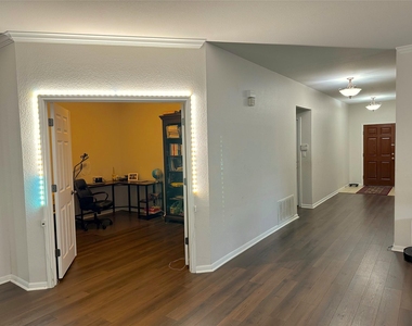 9600 Castle Pines Dr - Photo Thumbnail 4