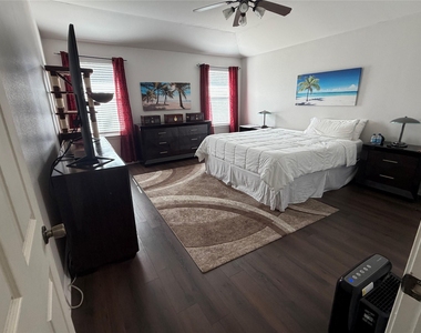 9600 Castle Pines Dr - Photo Thumbnail 16
