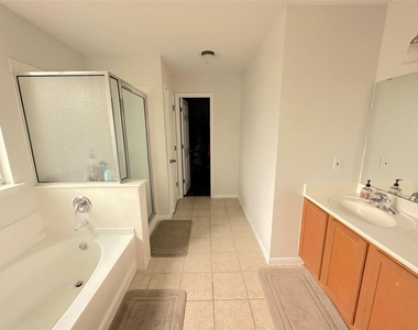 9600 Castle Pines Dr - Photo Thumbnail 14
