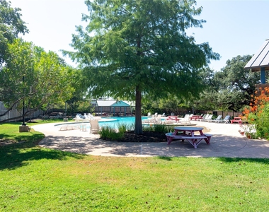 1916 Bobbywoods Ln - Photo Thumbnail 37