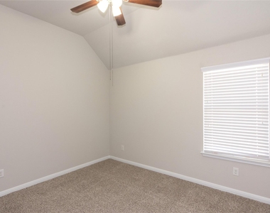 1916 Bobbywoods Ln - Photo Thumbnail 25