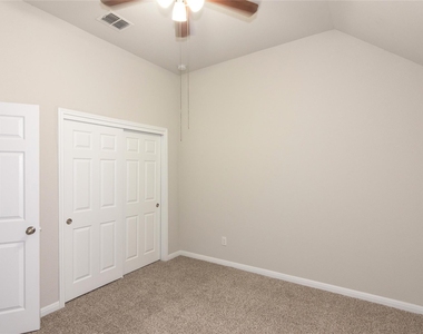 1916 Bobbywoods Ln - Photo Thumbnail 26