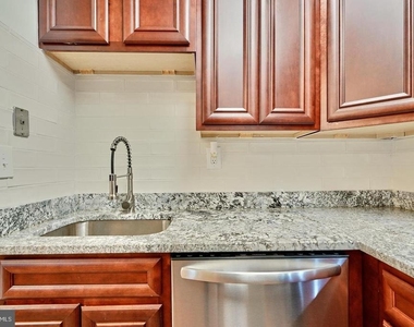 4410 Falls Bridge Drive - Photo Thumbnail 9