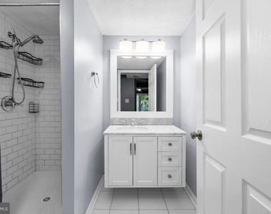 7930 Sutherland Court - Photo Thumbnail 12