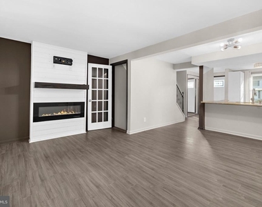 7930 Sutherland Court - Photo Thumbnail 11