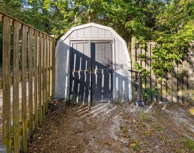 7930 Sutherland Court - Photo Thumbnail 30
