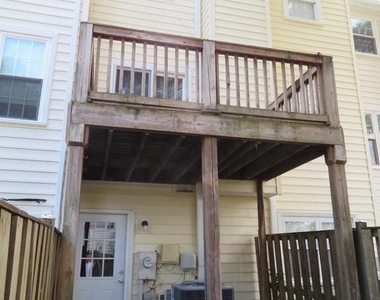 1602 W Bancroft Lane - Photo Thumbnail 3