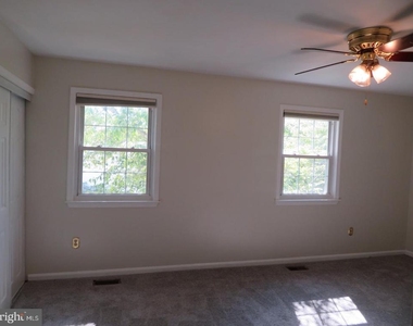 1602 W Bancroft Lane - Photo Thumbnail 19