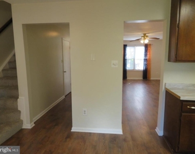 1602 W Bancroft Lane - Photo Thumbnail 14