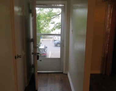 1602 W Bancroft Lane - Photo Thumbnail 6