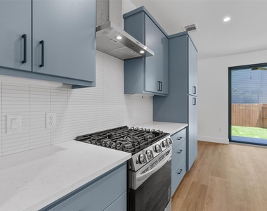 1402 Beckett St - Photo Thumbnail 10
