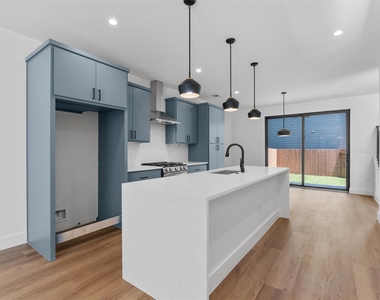 1402 Beckett St - Photo Thumbnail 6