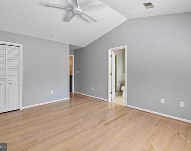 558 Francis Nicholson Way - Photo Thumbnail 18