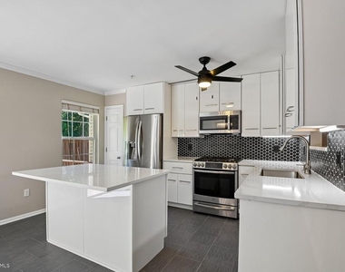 558 Francis Nicholson Way - Photo Thumbnail 13
