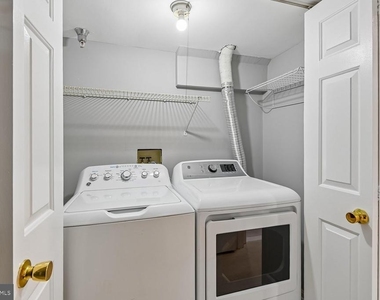 558 Francis Nicholson Way - Photo Thumbnail 31