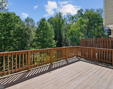 558 Francis Nicholson Way - Photo Thumbnail 33
