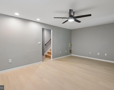 558 Francis Nicholson Way - Photo Thumbnail 27