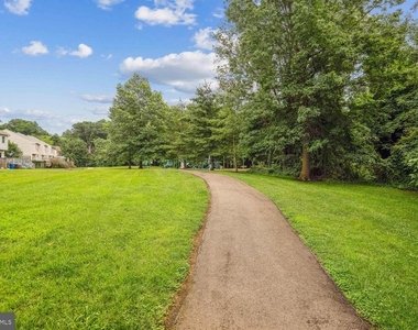 558 Francis Nicholson Way - Photo Thumbnail 46