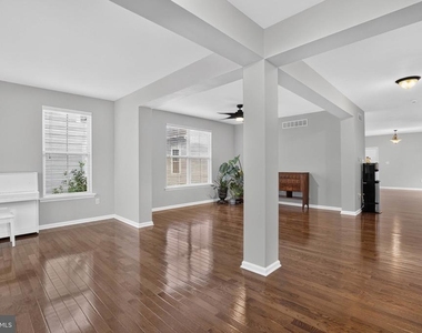 1500 E Matisse Drive - Photo Thumbnail 6