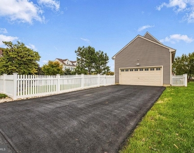 1500 E Matisse Drive - Photo Thumbnail 57