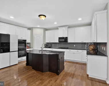 1500 E Matisse Drive - Photo Thumbnail 17