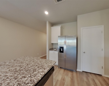 5108 Saddle Club Dr - Photo Thumbnail 5