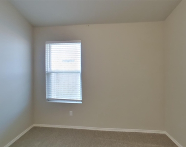 5108 Saddle Club Dr - Photo Thumbnail 9