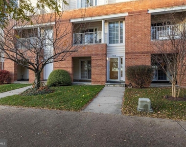 156 Christina Landing Drive - Photo Thumbnail 2