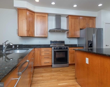 156 Christina Landing Drive - Photo Thumbnail 22
