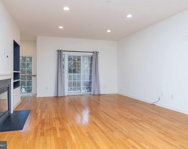 156 Christina Landing Drive - Photo Thumbnail 12