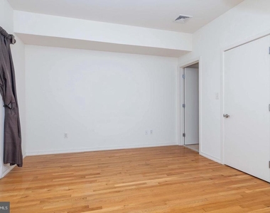 156 Christina Landing Drive - Photo Thumbnail 7