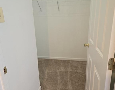 216 Barrett Run Place - Photo Thumbnail 8