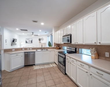 1733 Chasewood Dr - Photo Thumbnail 14