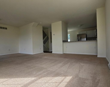 220 Trafalgar Drive - Photo Thumbnail 5