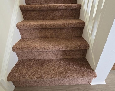 220 Trafalgar Drive - Photo Thumbnail 4