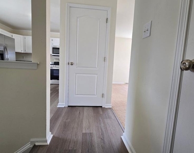 220 Trafalgar Drive - Photo Thumbnail 43