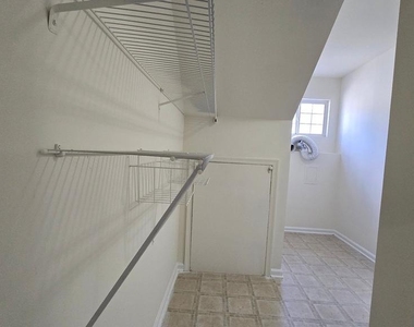 220 Trafalgar Drive - Photo Thumbnail 54