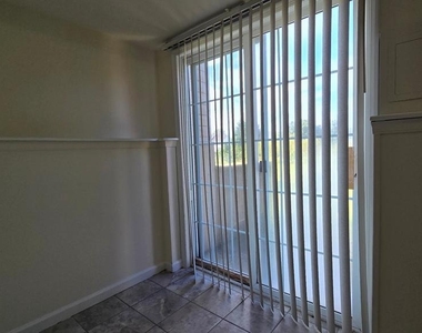220 Trafalgar Drive - Photo Thumbnail 56