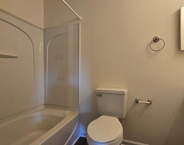 220 Trafalgar Drive - Photo Thumbnail 30
