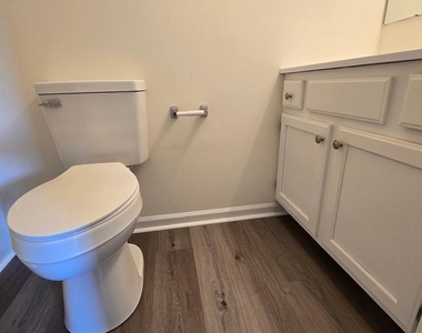 220 Trafalgar Drive - Photo Thumbnail 33