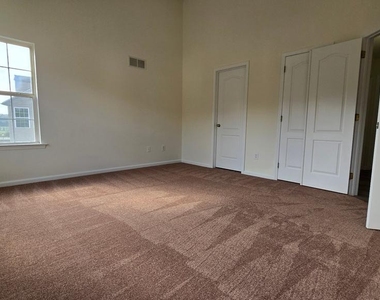 220 Trafalgar Drive - Photo Thumbnail 23