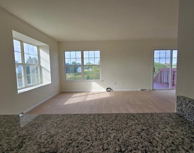 220 Trafalgar Drive - Photo Thumbnail 13