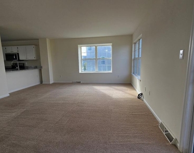 220 Trafalgar Drive - Photo Thumbnail 9