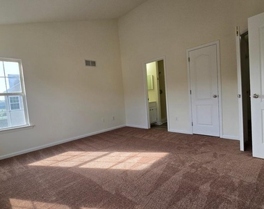 220 Trafalgar Drive - Photo Thumbnail 28
