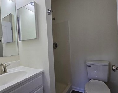220 Trafalgar Drive - Photo Thumbnail 24