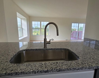 220 Trafalgar Drive - Photo Thumbnail 12