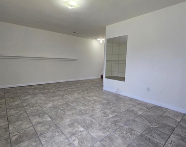 220 Trafalgar Drive - Photo Thumbnail 58